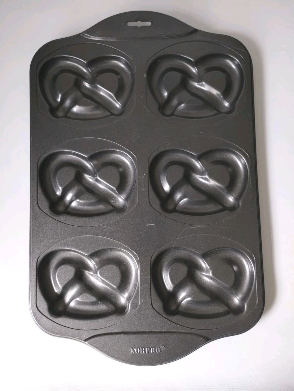 Norpro Nonstick Pretzel Pan Baking Cooking Sheet #3988 Makes 6 Pretzels